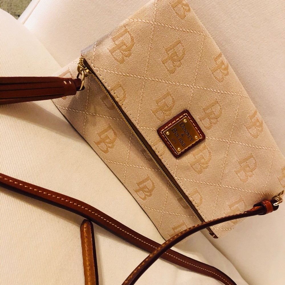 Crossbody purse